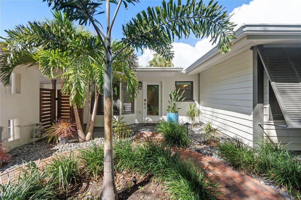 Photo of 157 Garden Lane, Sarasota, FL 34242 (MLS # A4685180)