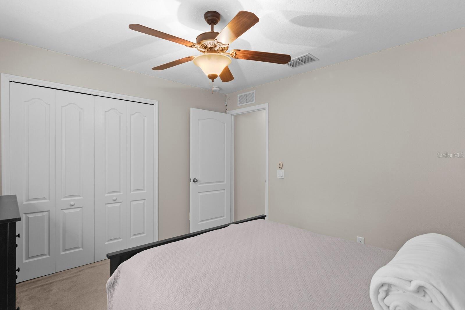 SOUTH HAMPTON - Residential