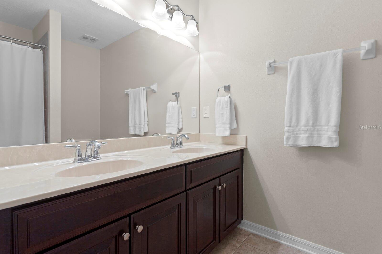 SOUTH HAMPTON - Residential