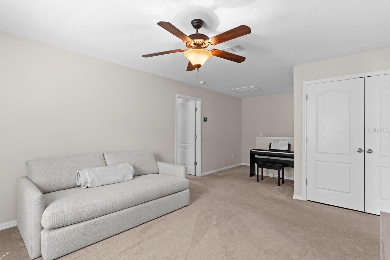 SOUTH HAMPTON - Residential