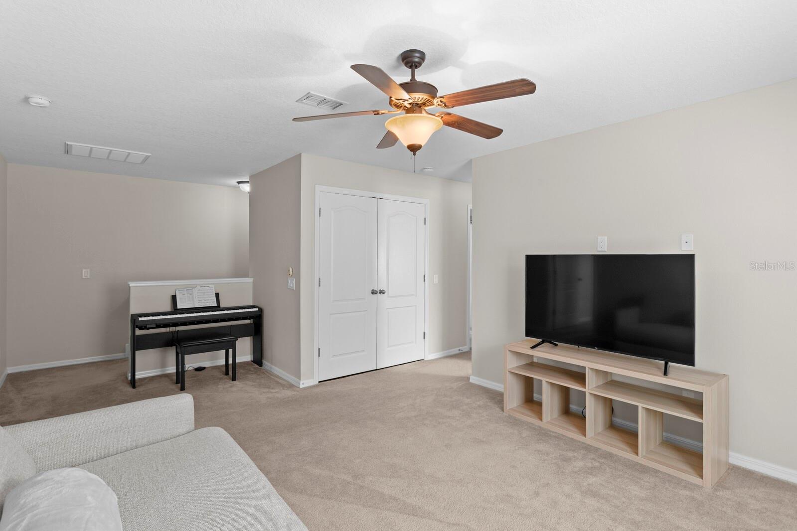 SOUTH HAMPTON - Residential