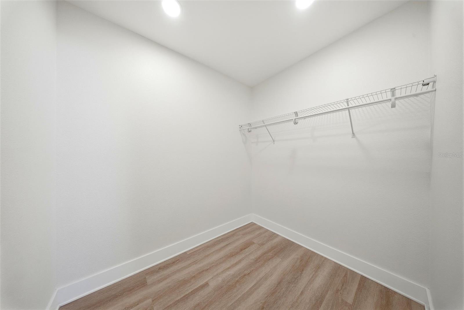 DREW MANOR - Residential