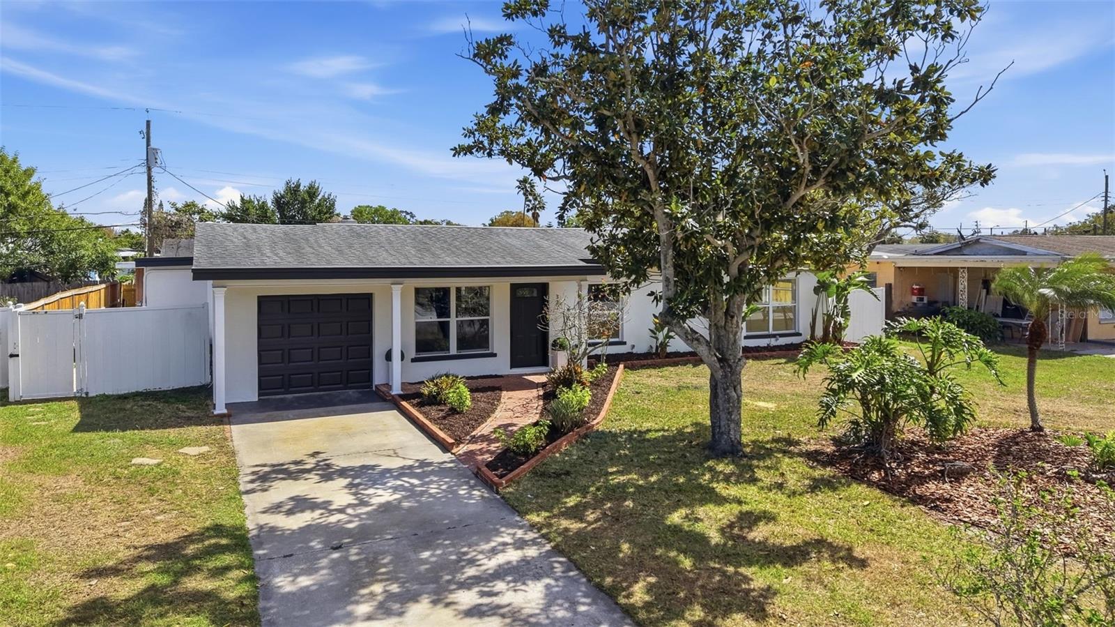 DREW MANOR - Residential