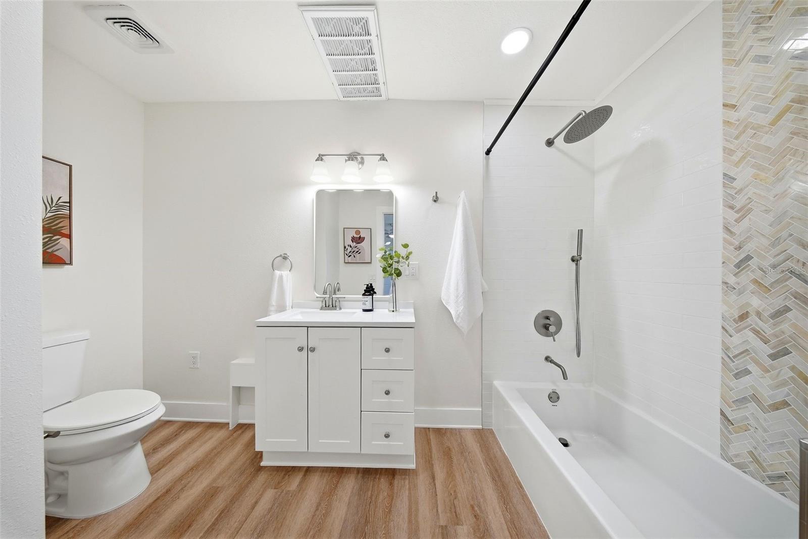 DREW MANOR - Residential