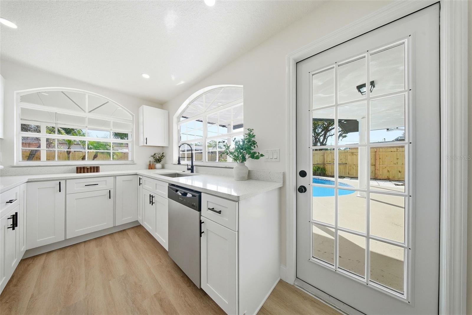 DREW MANOR - Residential