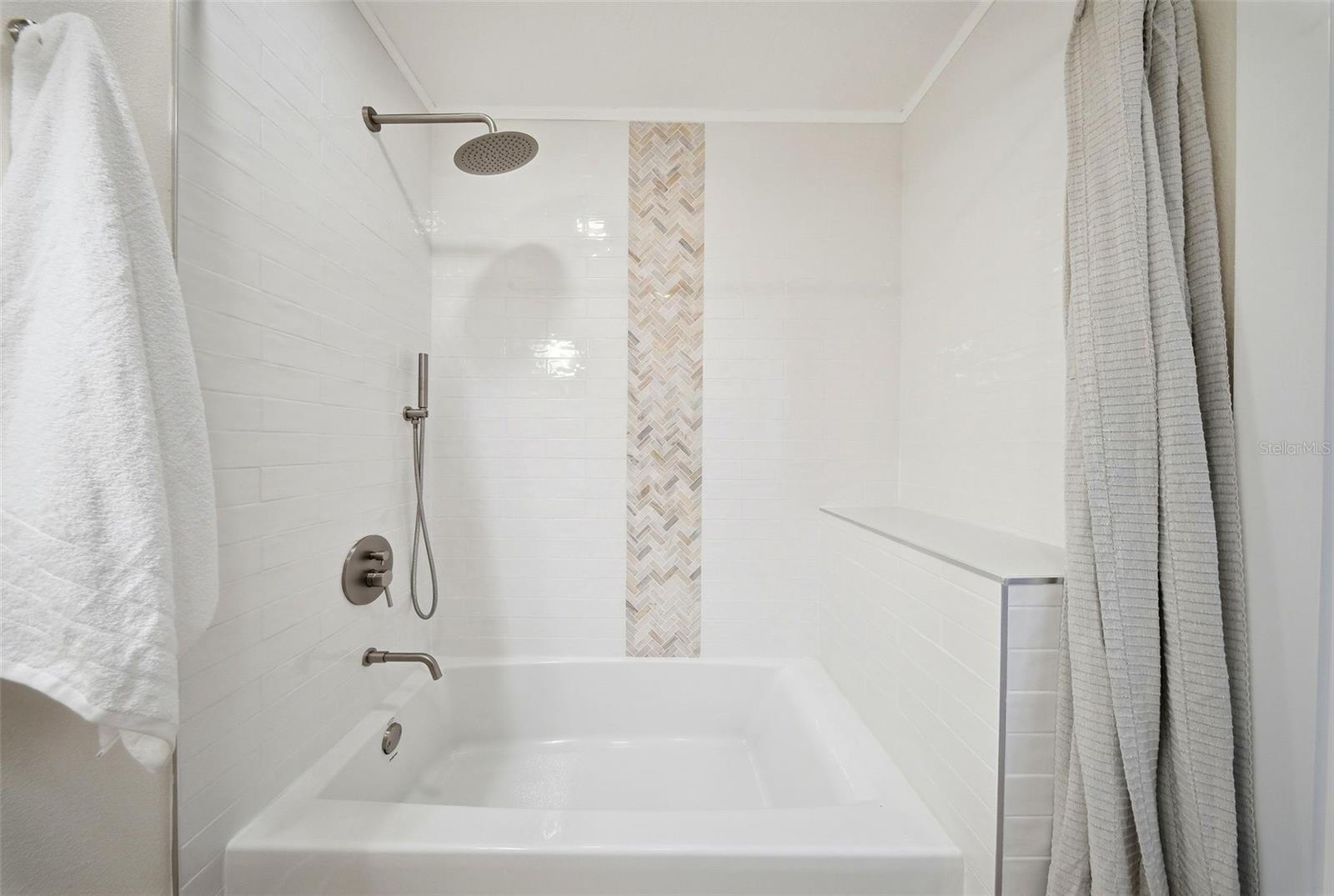 DREW MANOR - Residential