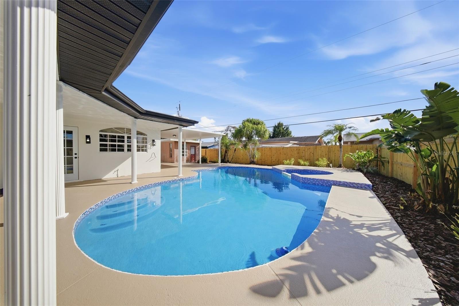 DREW MANOR - Residential