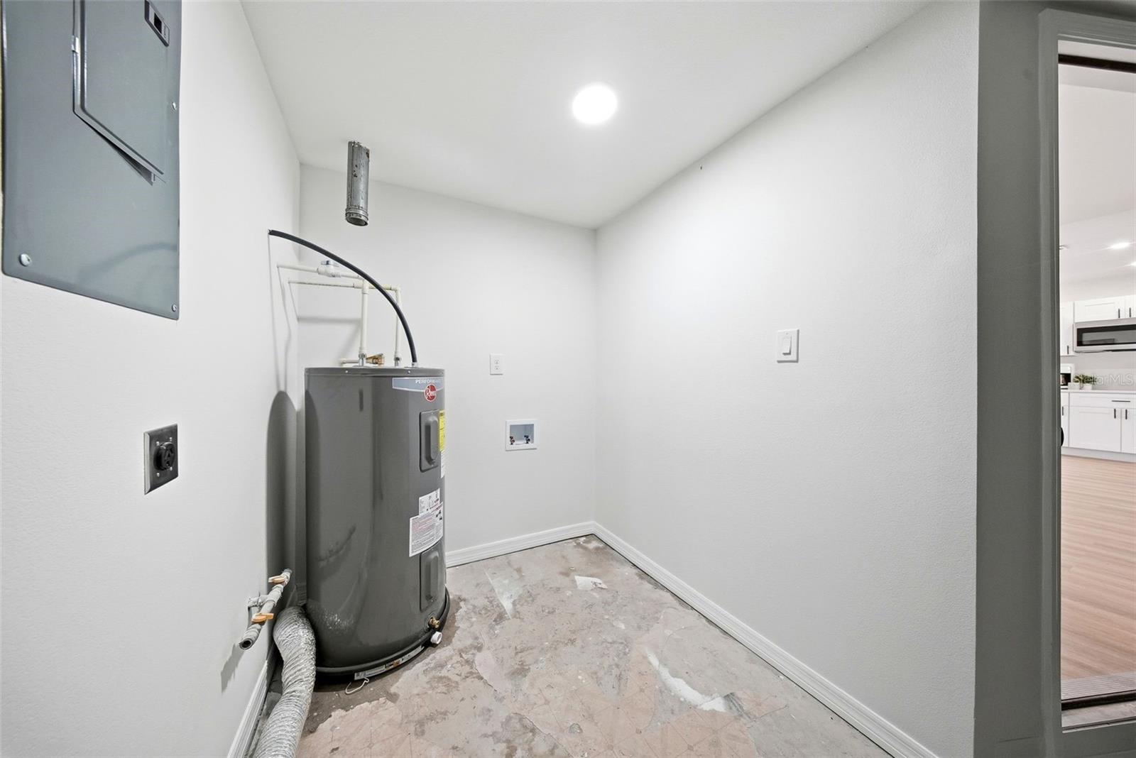 DREW MANOR - Residential