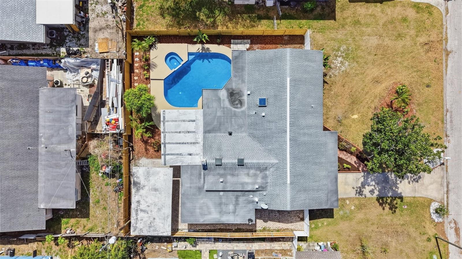 DREW MANOR - Residential