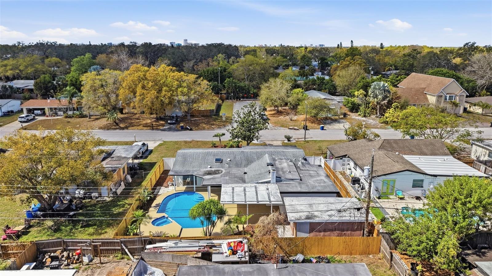 DREW MANOR - Residential