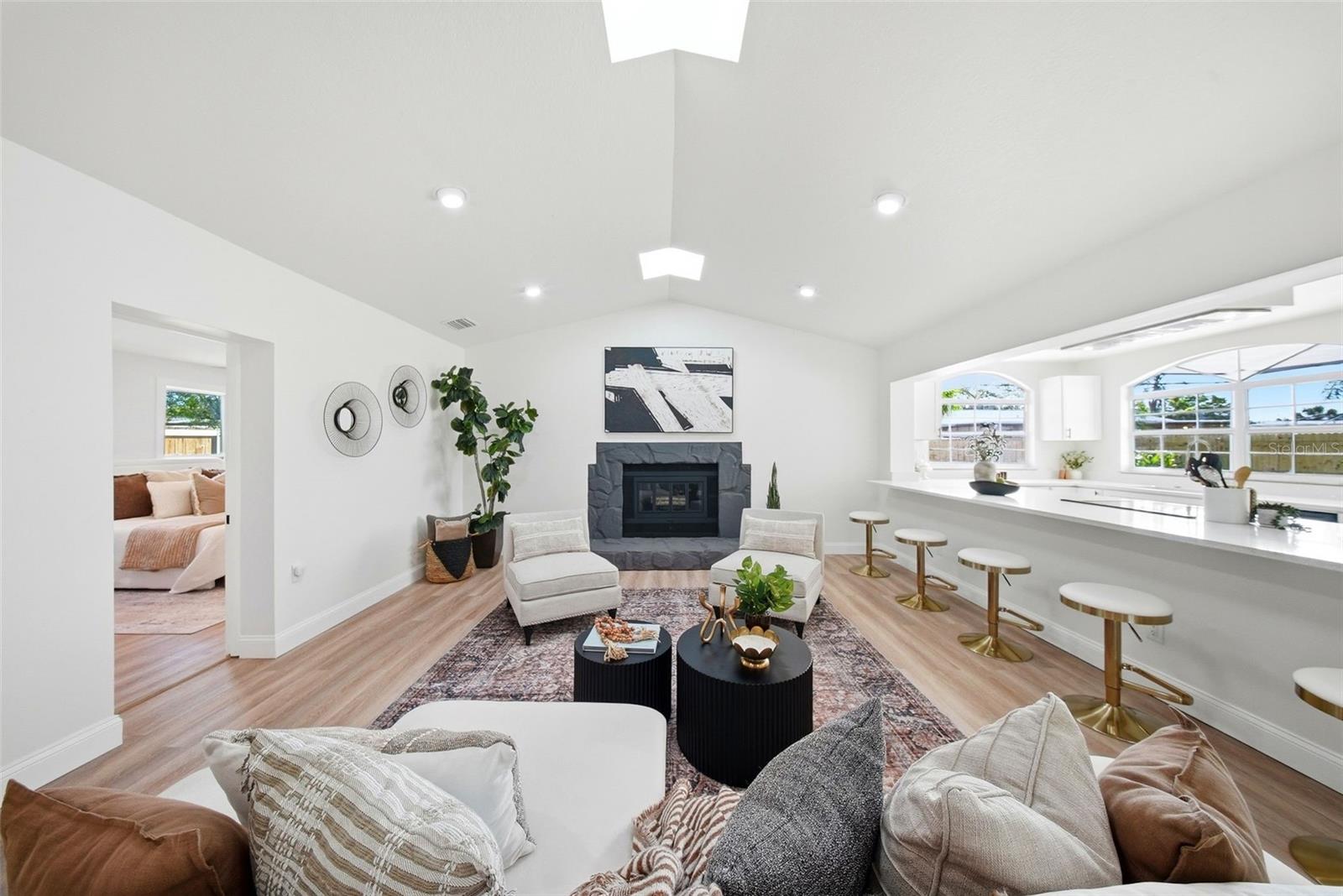 DREW MANOR - Residential