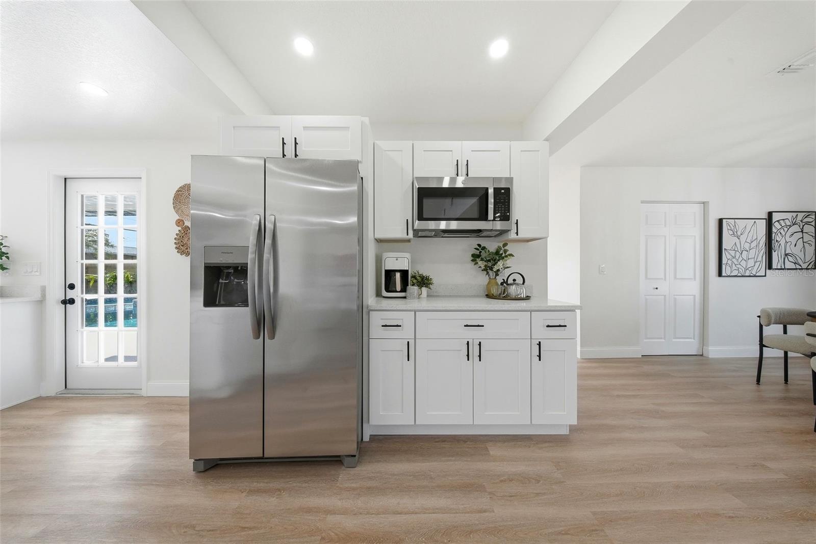 DREW MANOR - Residential