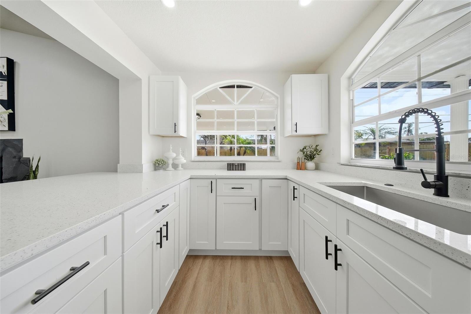 DREW MANOR - Residential