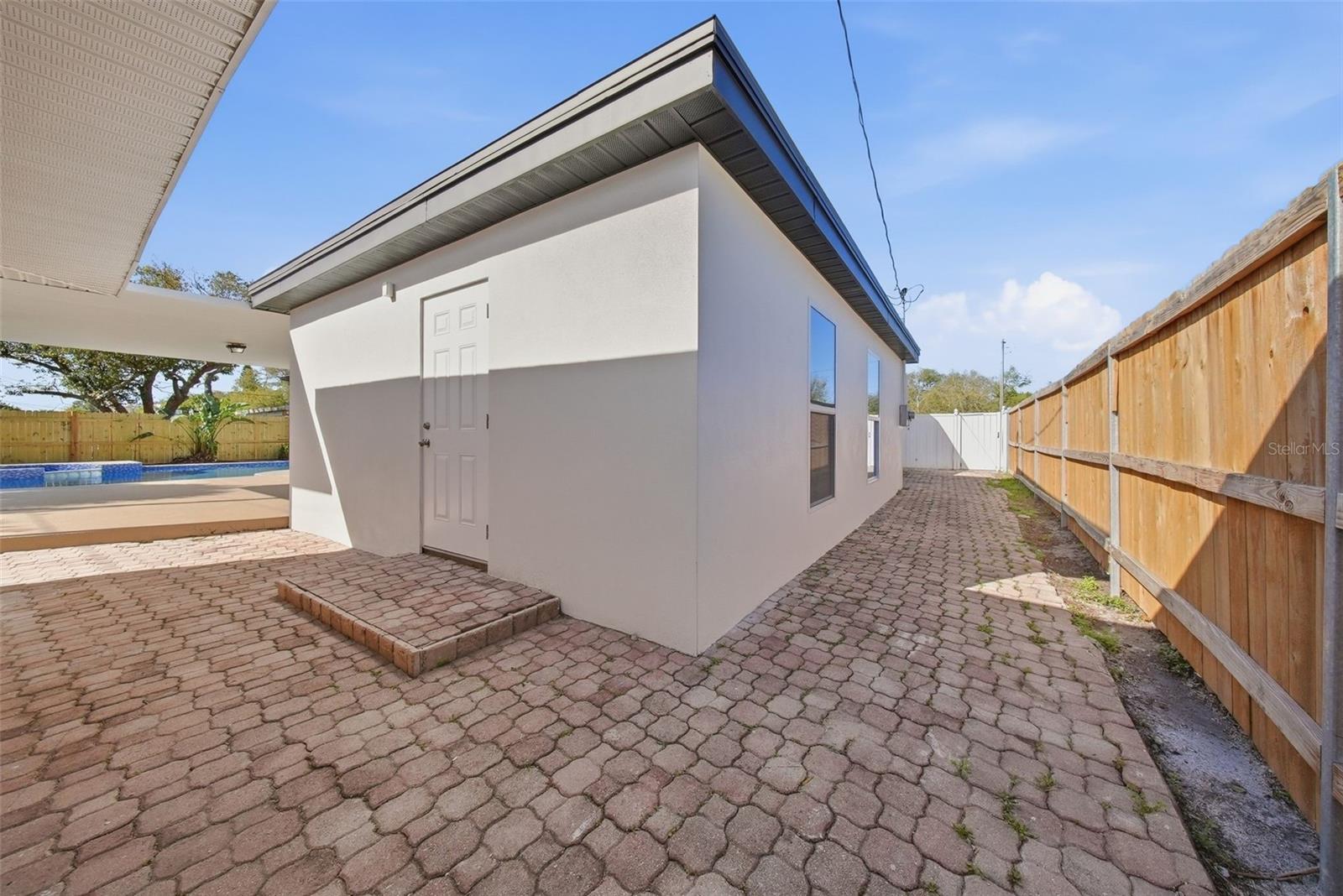 DREW MANOR - Residential