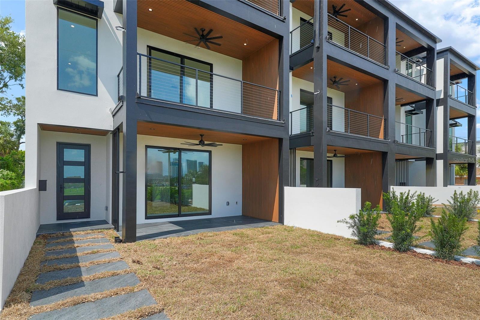 ROSS AT THE HEIGHTS TOWNHOMES - Residential
