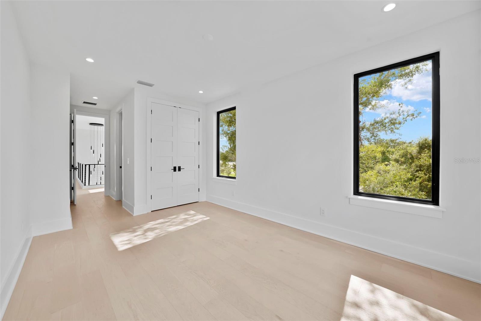 ROSS AT THE HEIGHTS TOWNHOMES - Residential