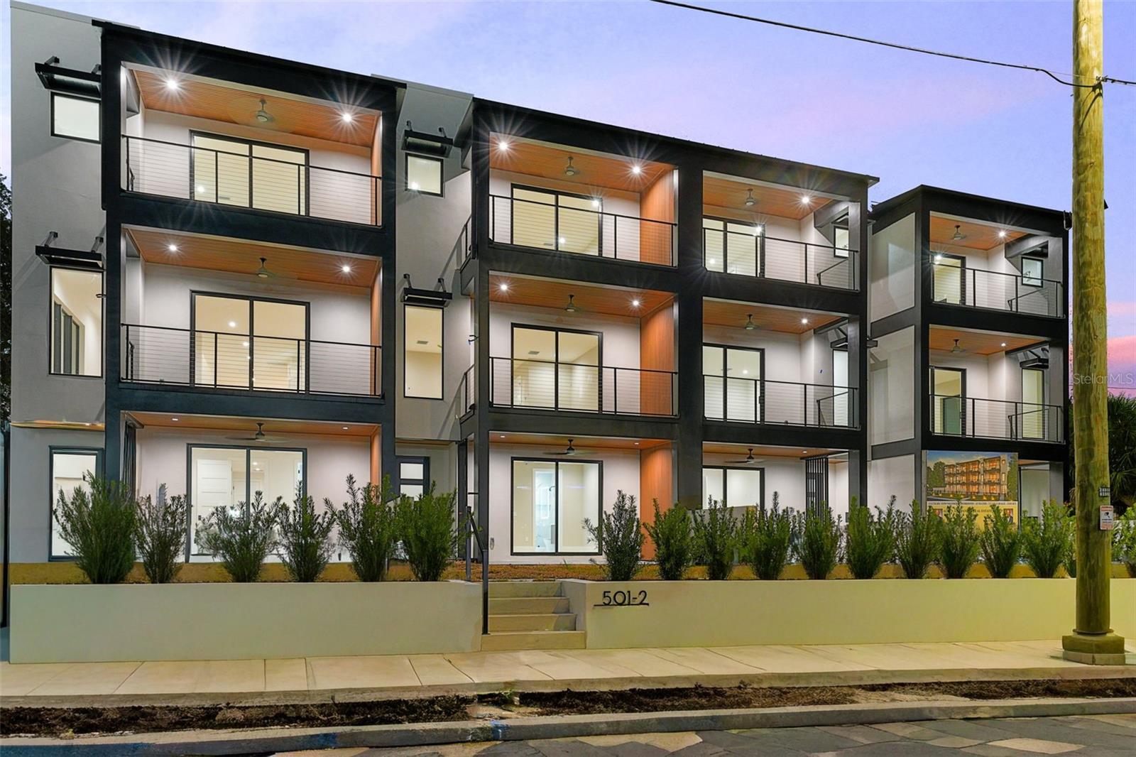 ROSS AT THE HEIGHTS TOWNHOMES - Residential