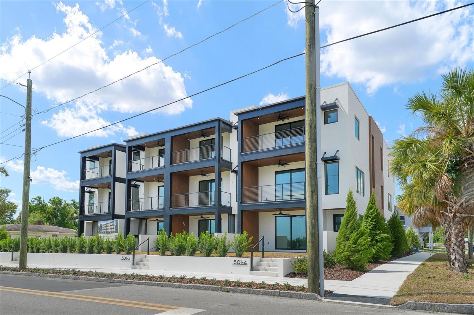 ROSS AT THE HEIGHTS TOWNHOMES - Residential