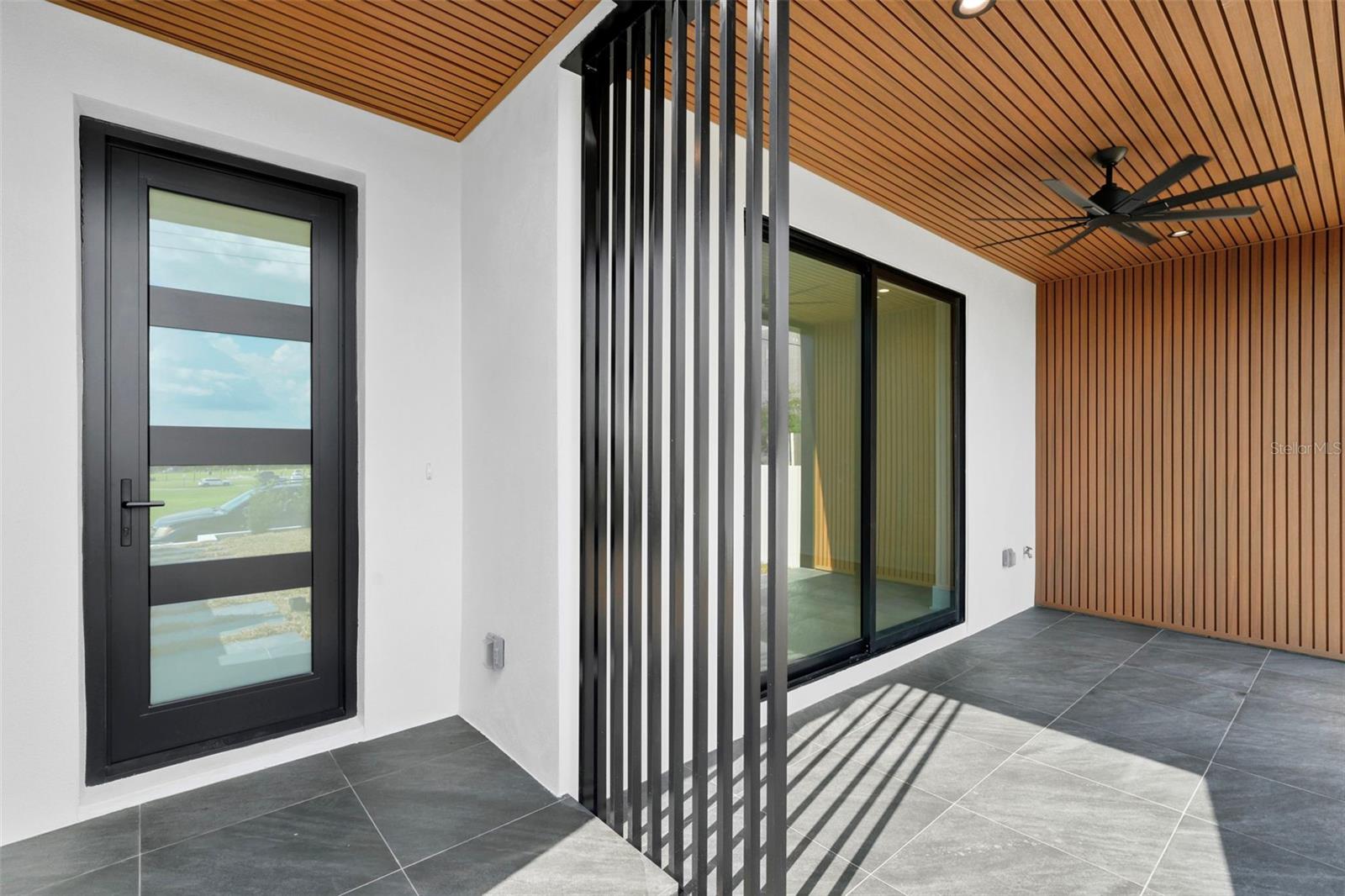 ROSS AT THE HEIGHTS TOWNHOMES - Residential
