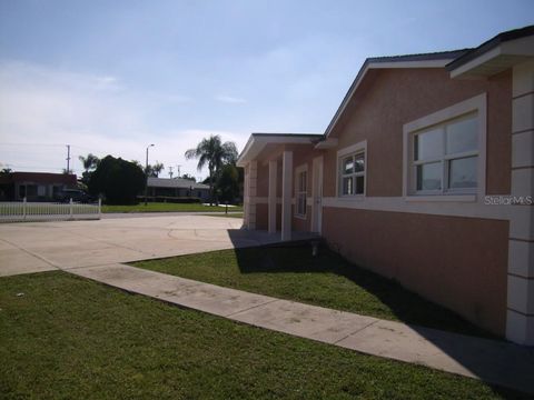 A home in SEMINOLE