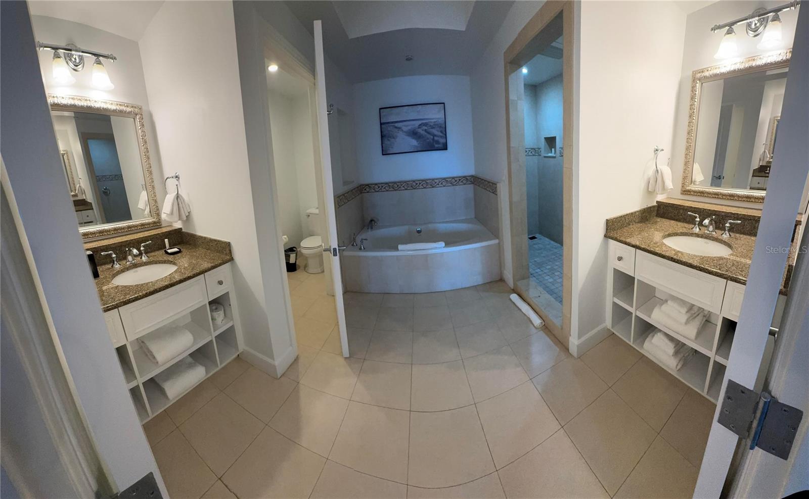 REUNION GRANDE CONDO - Residential