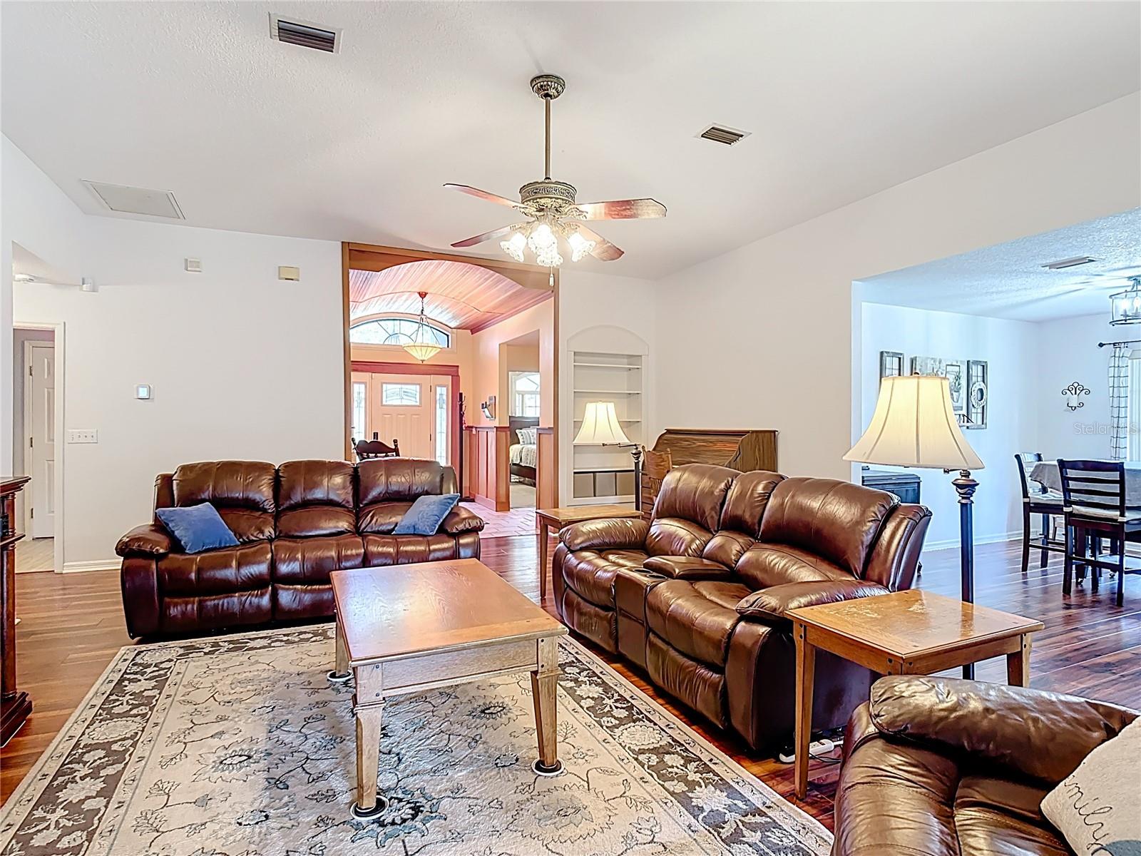 SPRING PINES - Residential