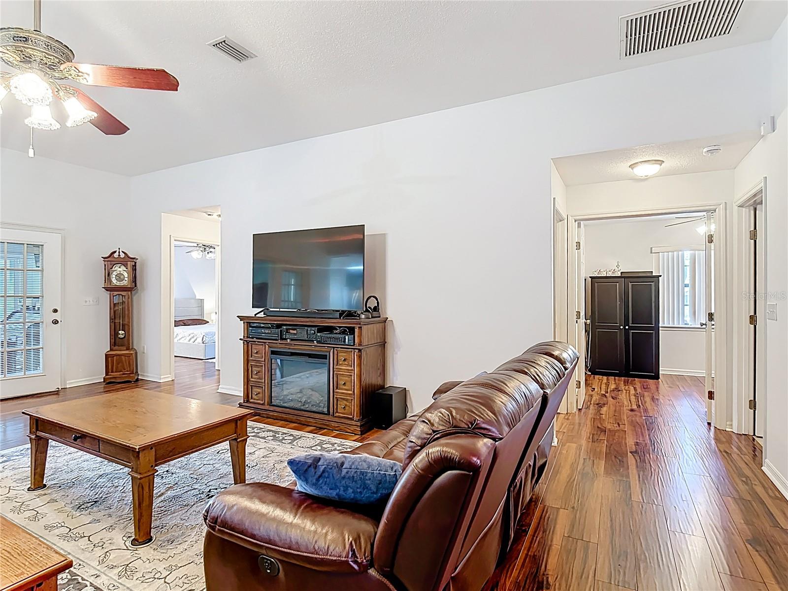 SPRING PINES - Residential