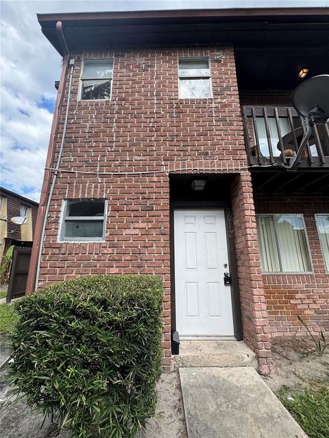 Property photo of 5012 Downing Street 10, Orlando, FL 32839