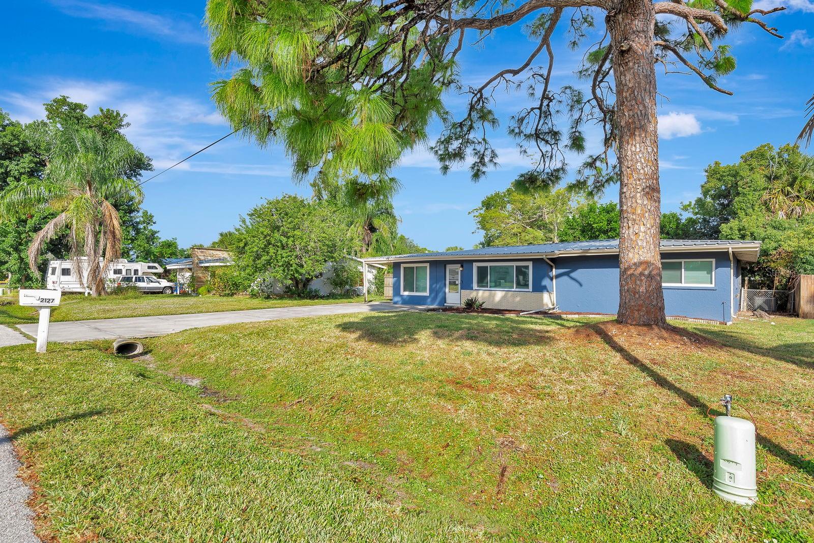 LAS LOMAS DE SARASOTA - Residential