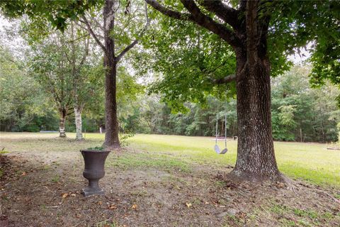 A home in DUNNELLON