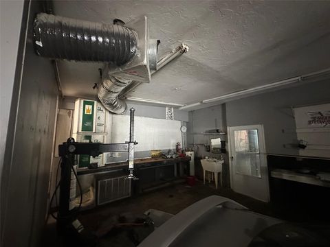 Tiny photo for 7160 NE 7th Street, Ocala, FL 34470 (MLS # OM716198)