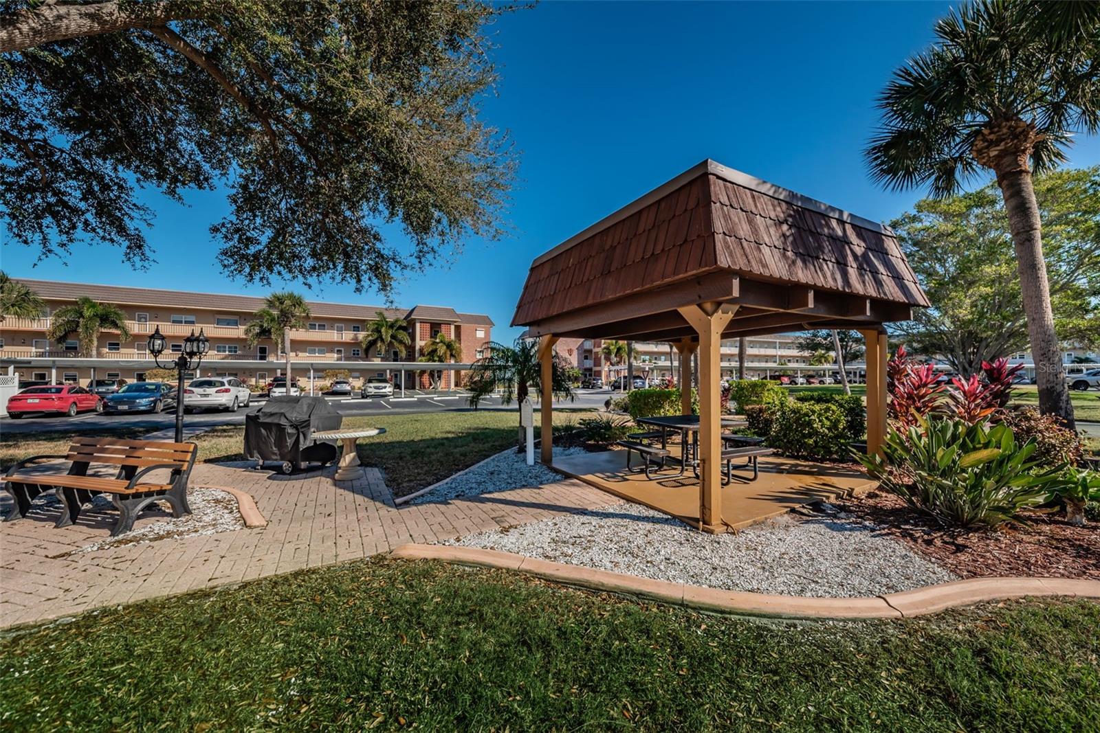 ROYAL STEWART ARMS - Residential