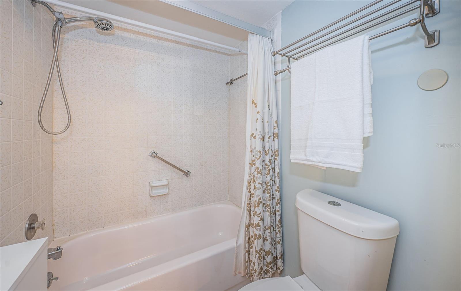 ROYAL STEWART ARMS - Residential