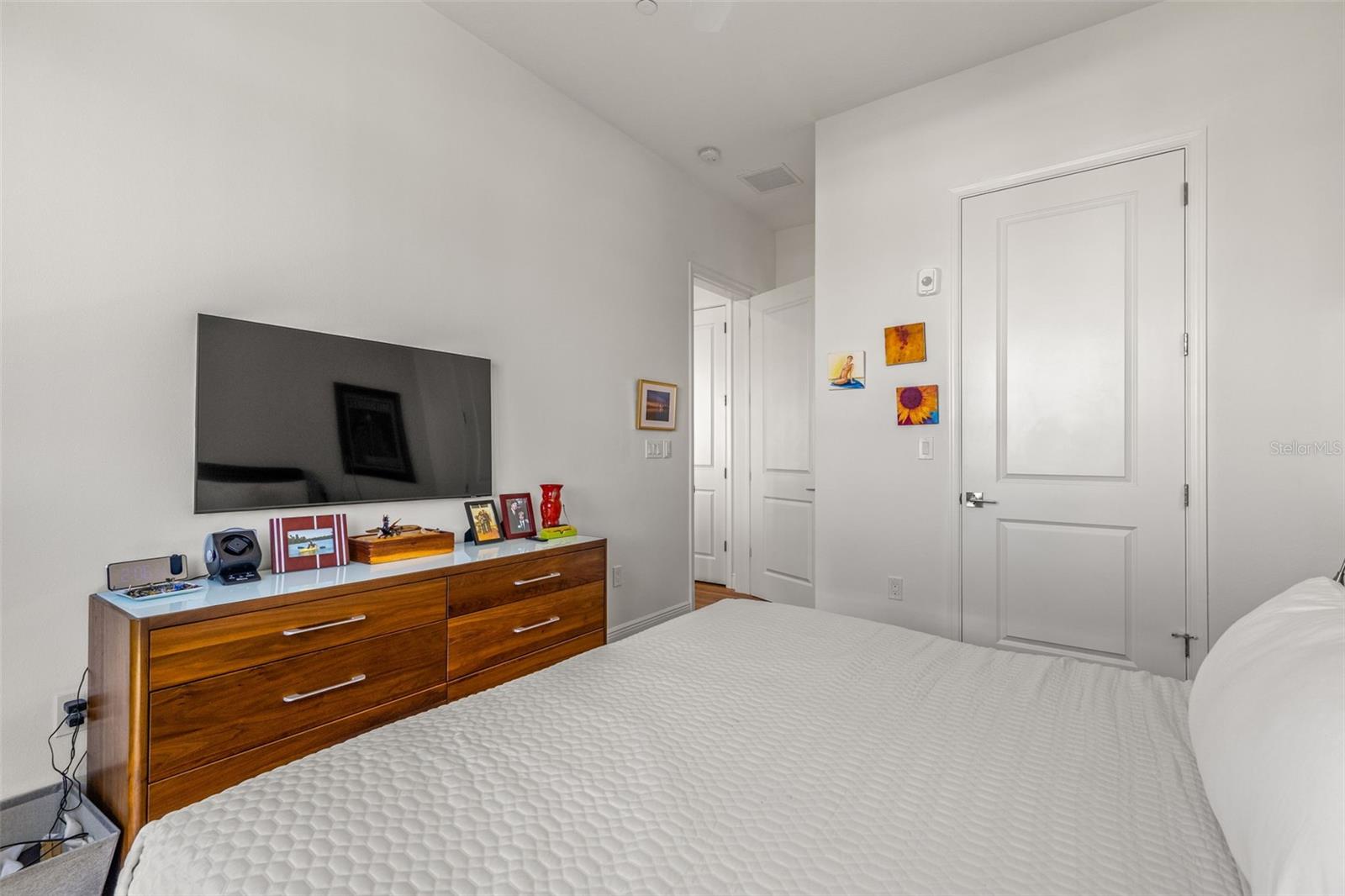 CASTILLE URBANA CONDO - Residential Lease