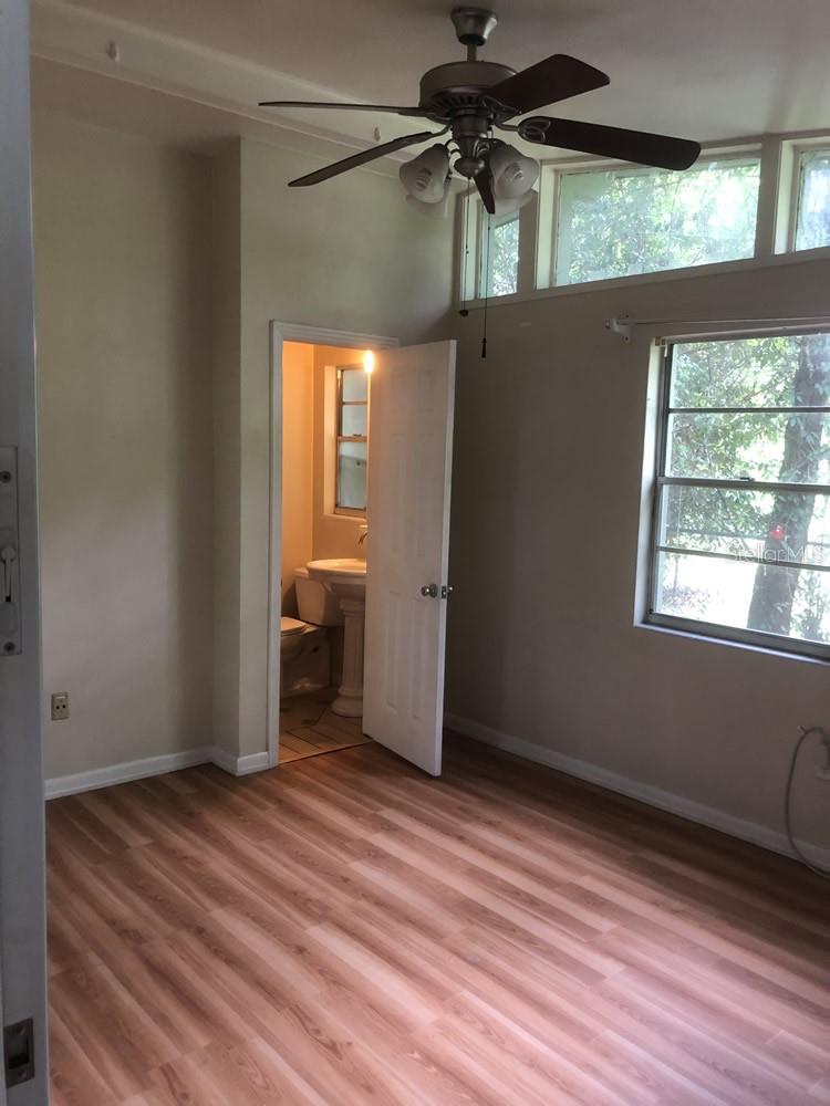 GOLF CLUB MANOR - Residential Lease