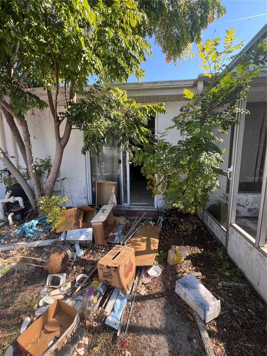 EMBASSY HILLS - Residential