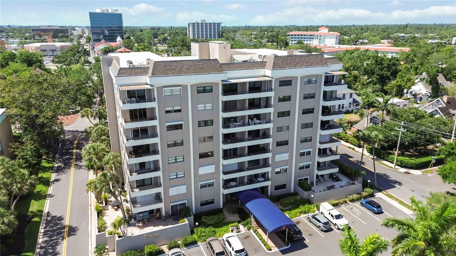 THE RIVERVIEW - Residential
