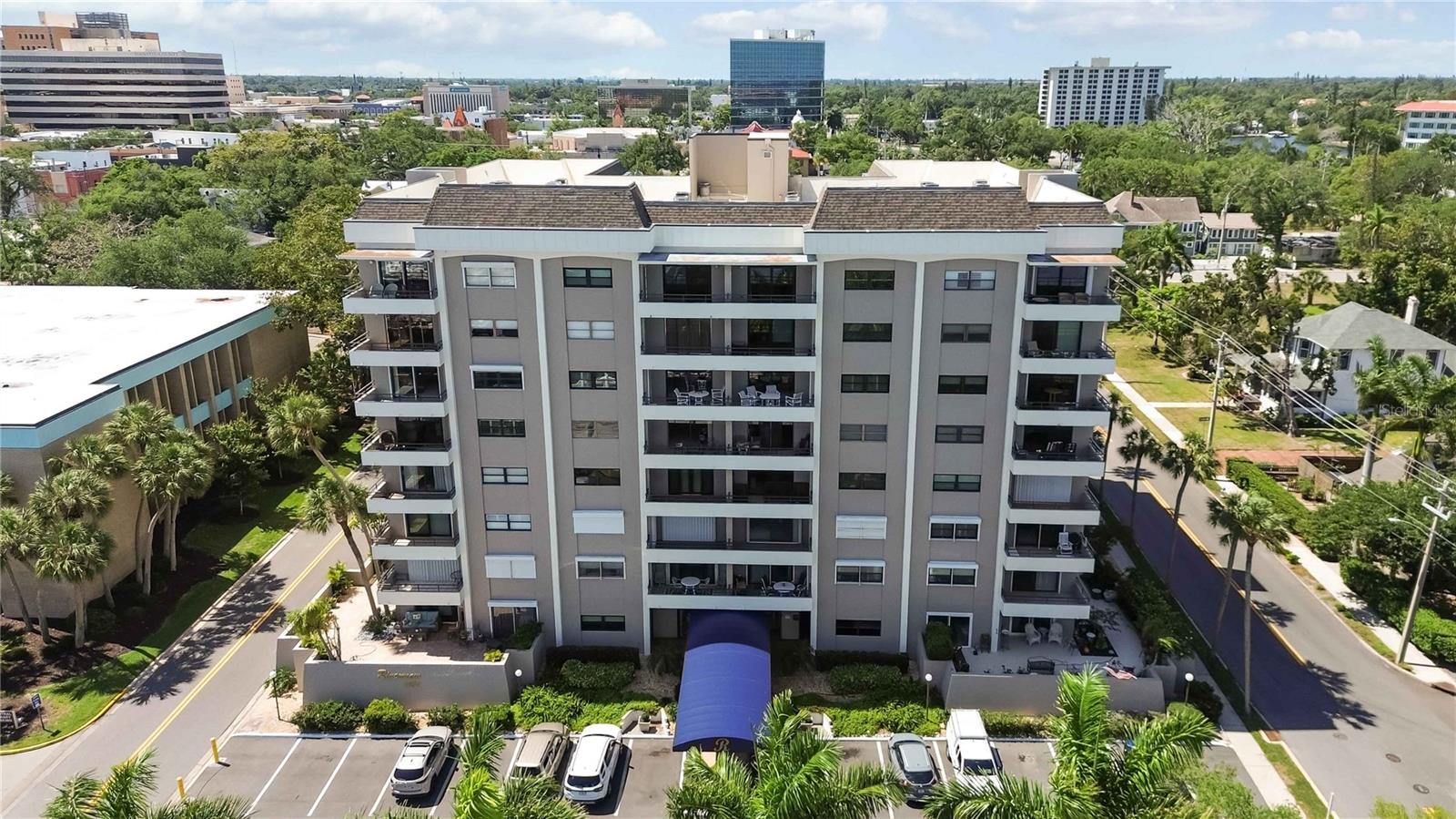 THE RIVERVIEW - Residential