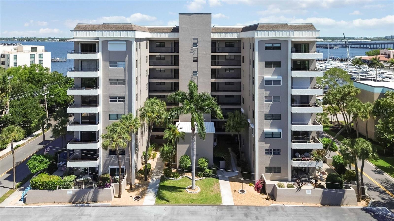 THE RIVERVIEW - Residential