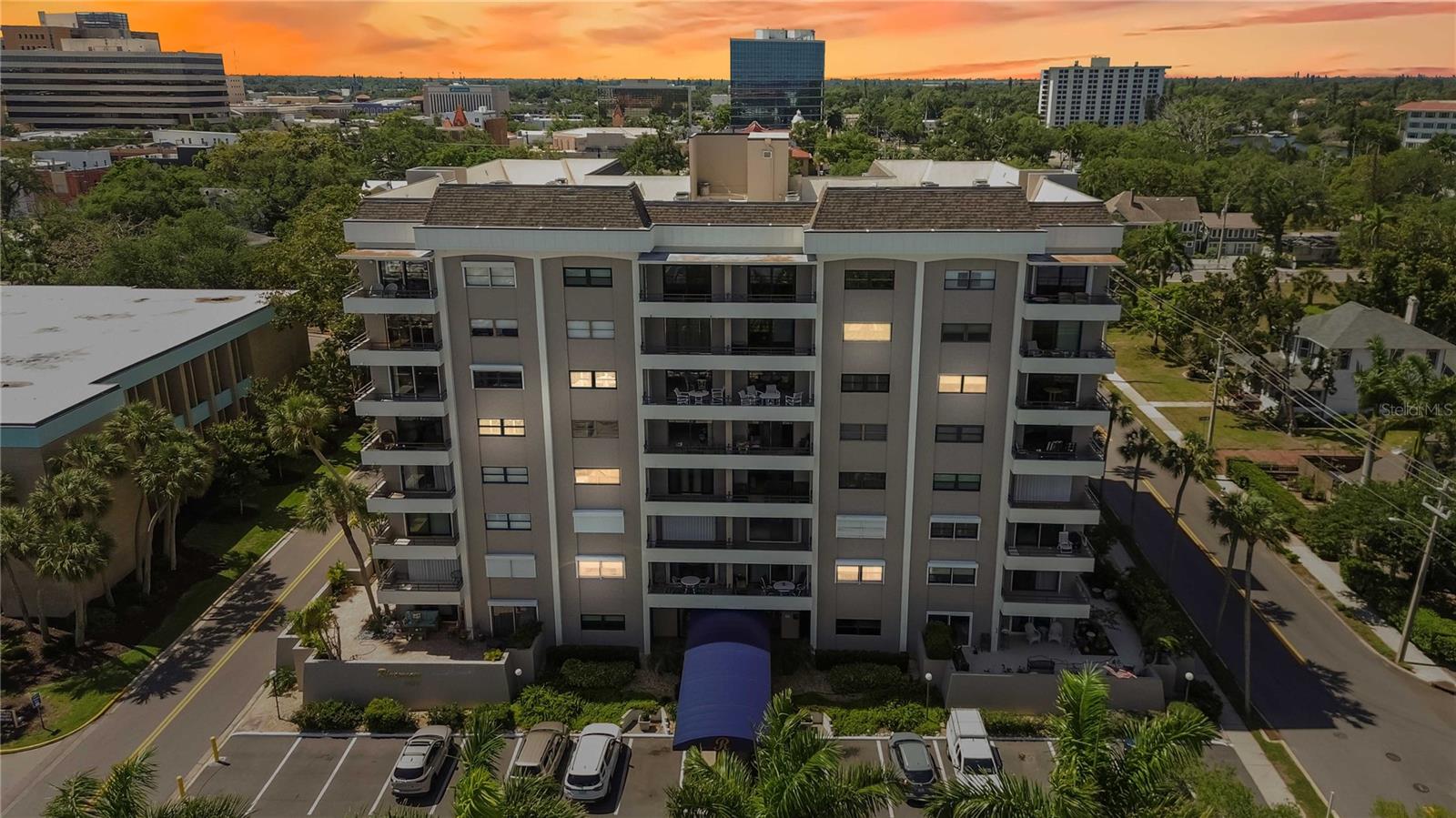 THE RIVERVIEW - Residential