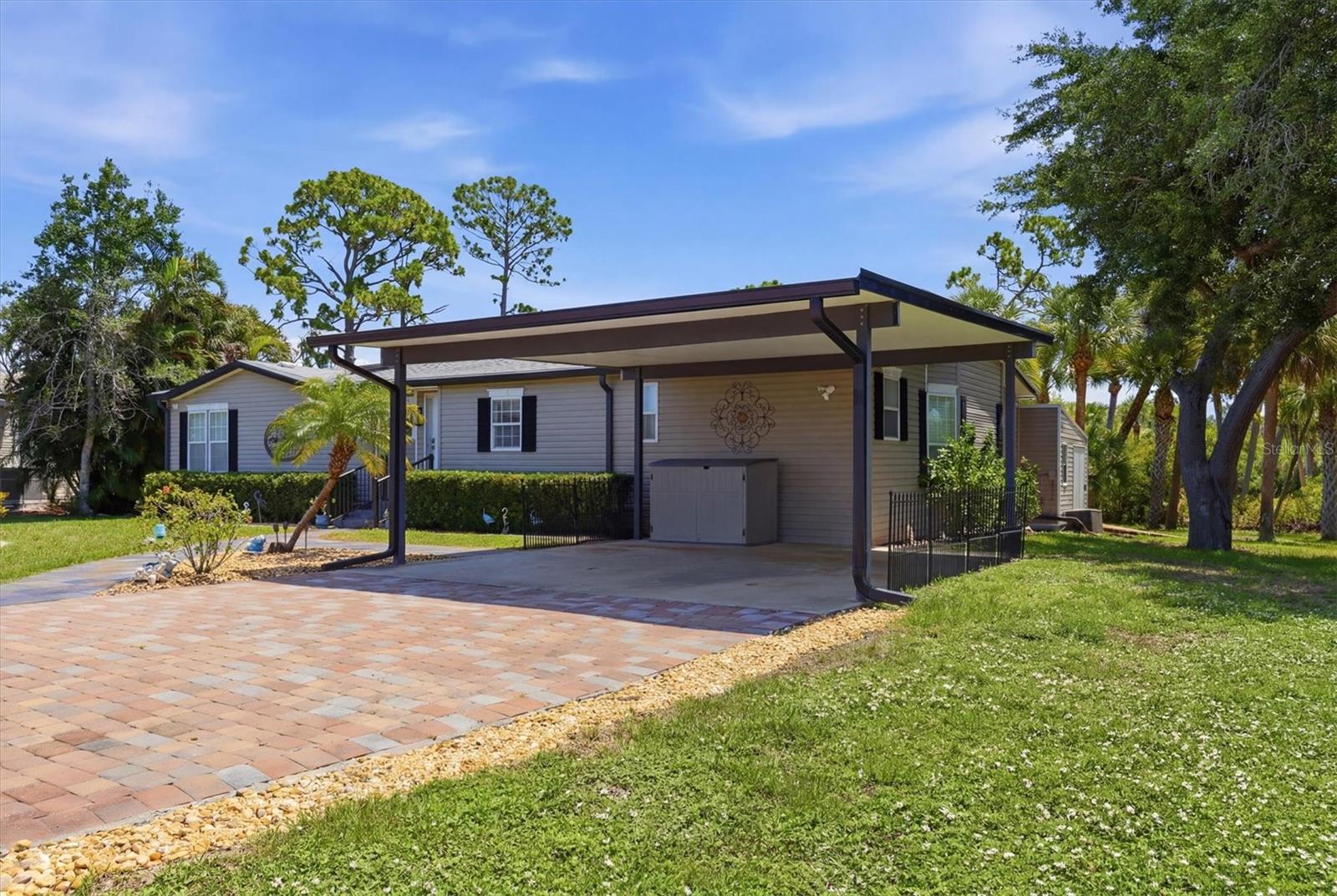 9158 PINEHAVEN WAY