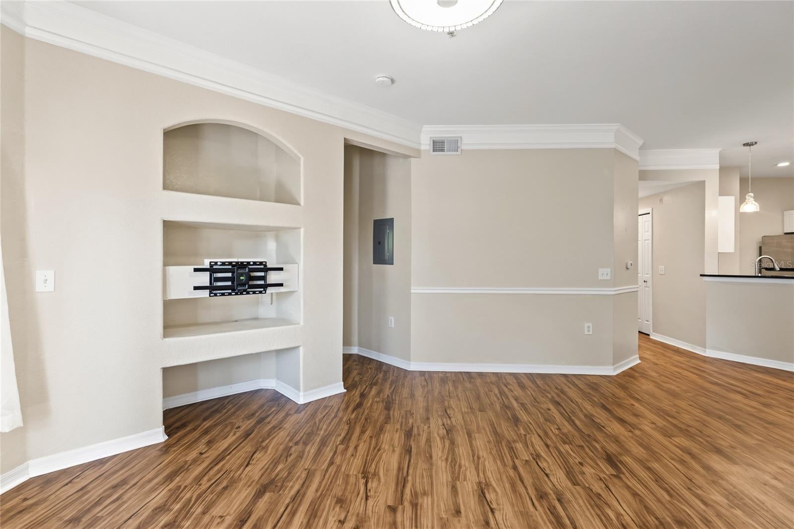 5180 NORTHRIDGE ROAD 106