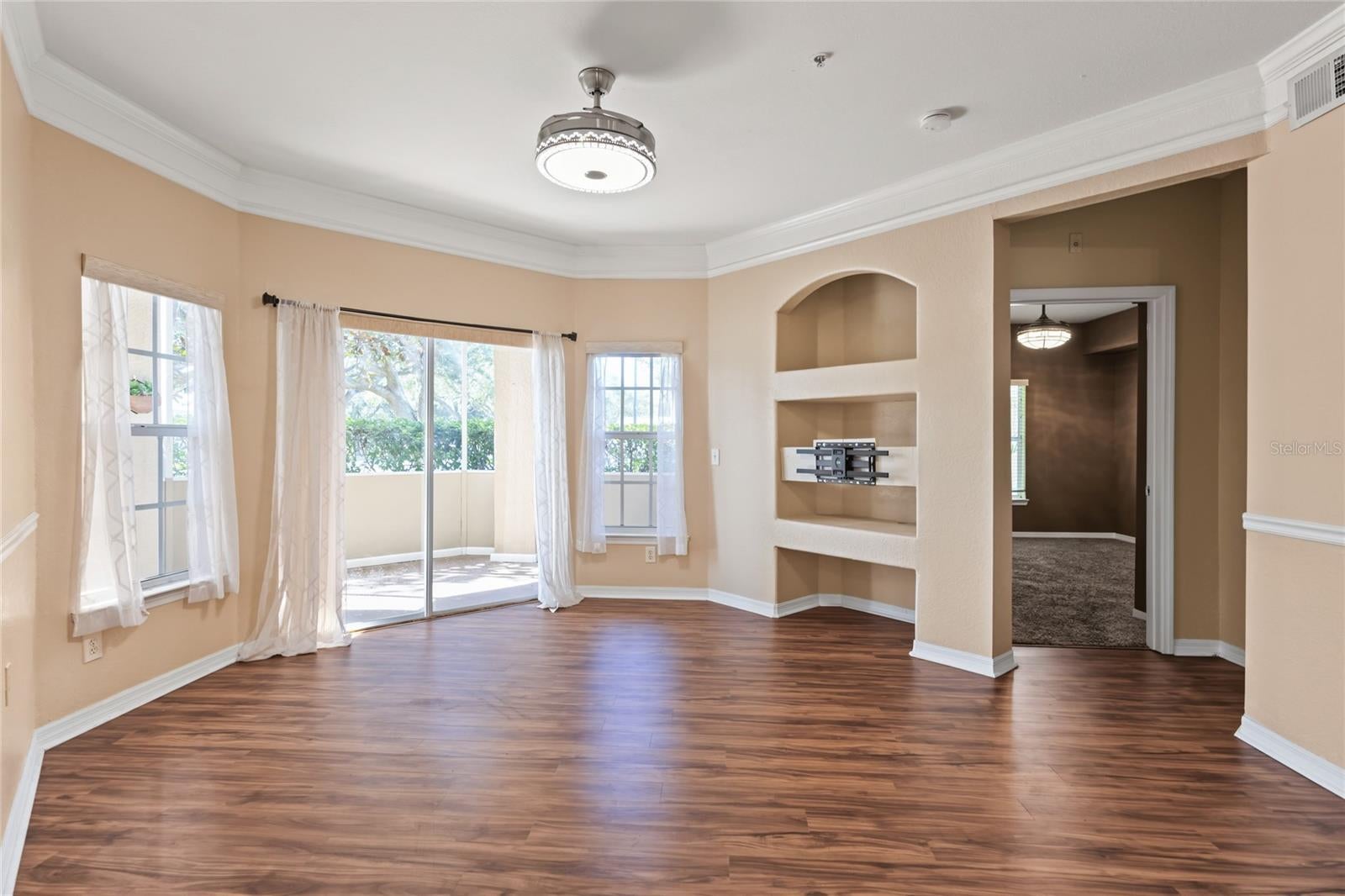 5180 NORTHRIDGE ROAD 106