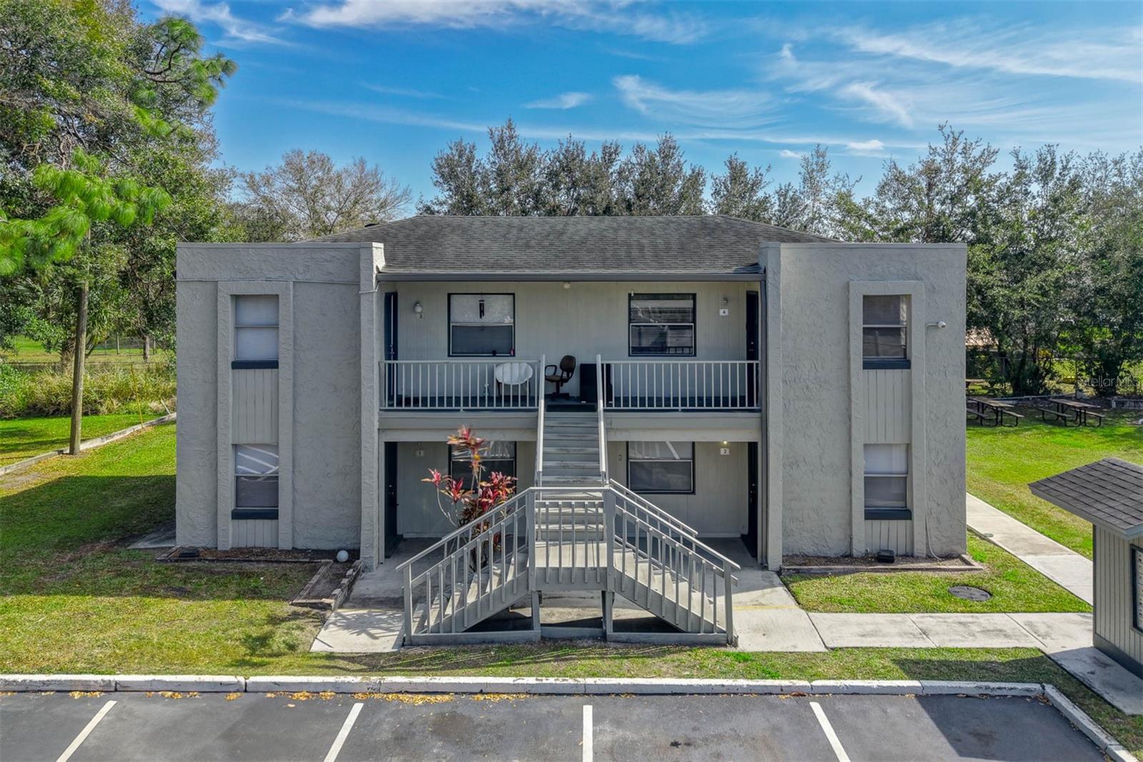 CURRY FORD STUDIOS - Residential Lease