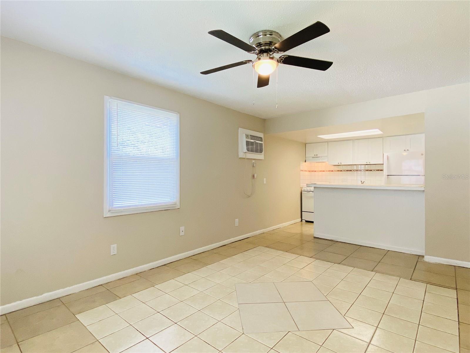 CURRY FORD STUDIOS - Residential Lease