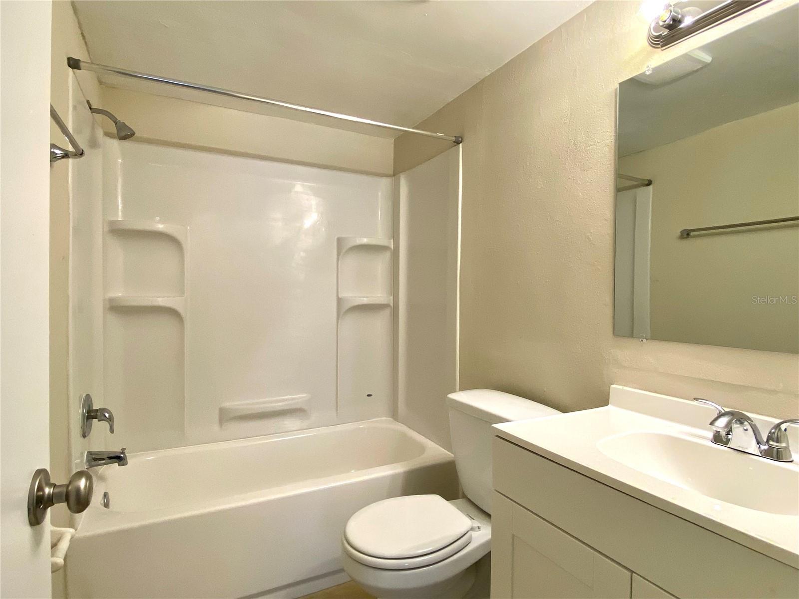CURRY FORD STUDIOS - Residential Lease