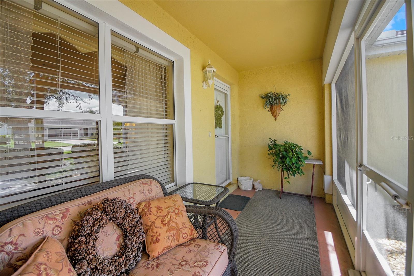 1213 EL ESPARZA LANE