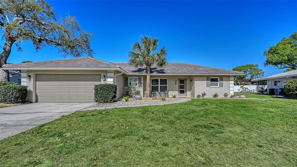 Photo of 7480 Blaine Way, Sarasota, FL 34231 (MLS # A4687247)