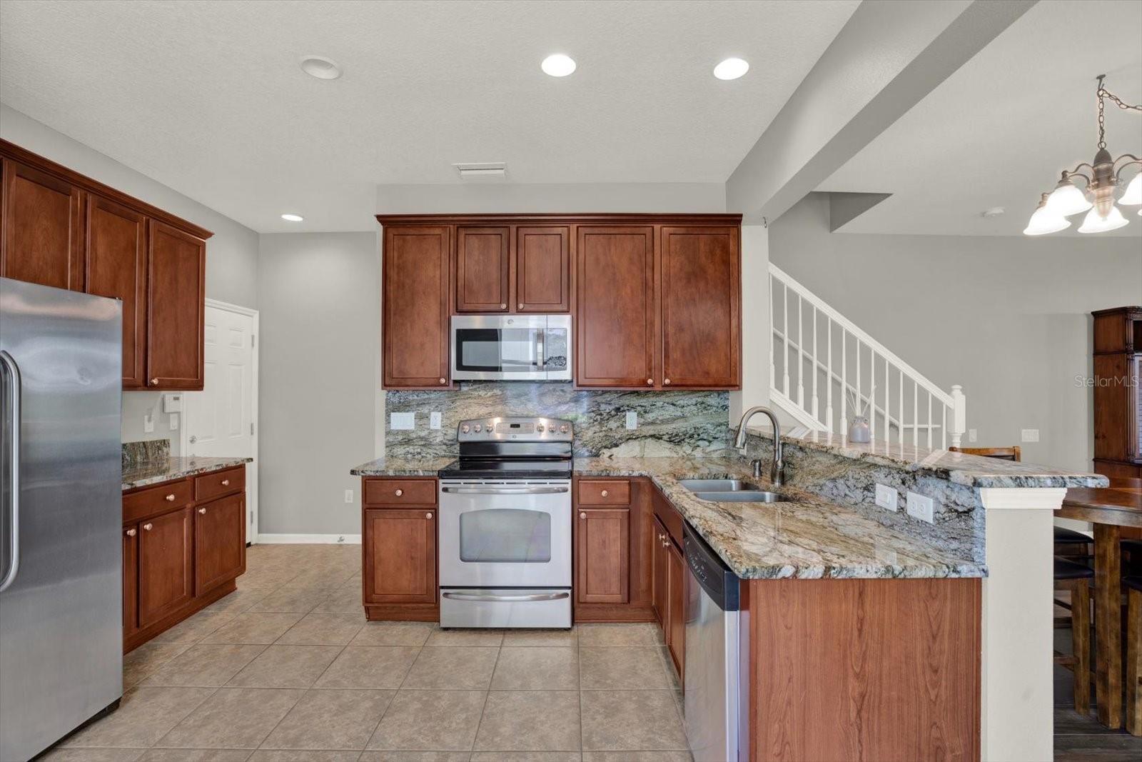 VENTURA BAY TWNHMS - Residential