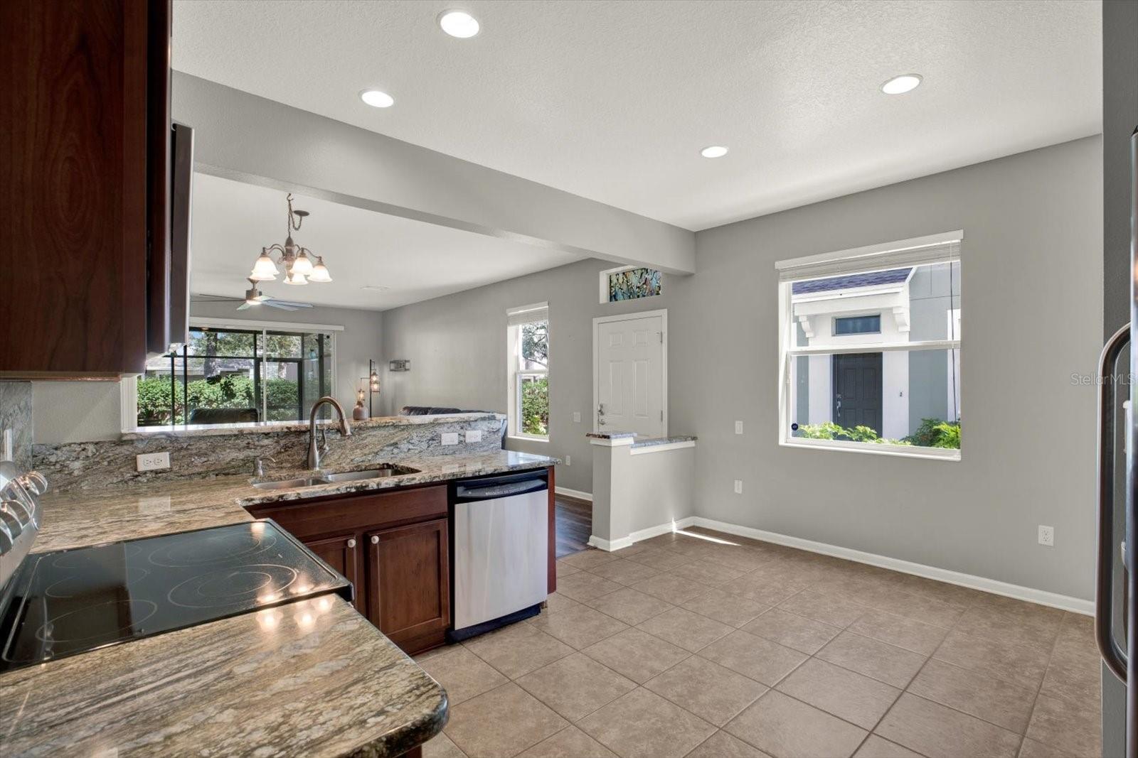 VENTURA BAY TWNHMS - Residential